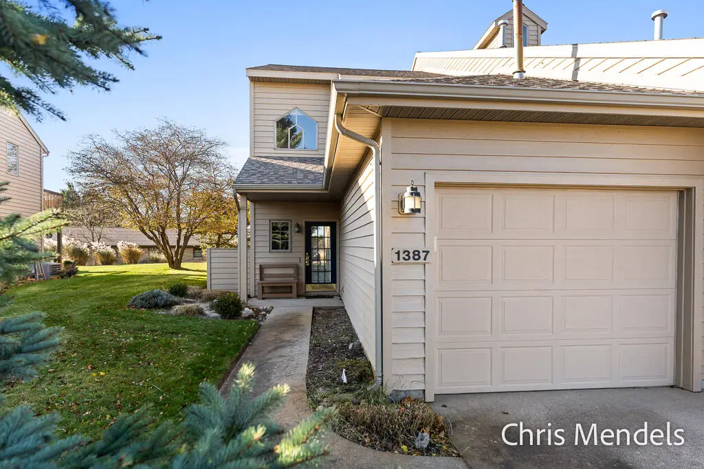 1387 W Harbour Towne Circle Unit: 231, Muskegon, MI 49441 - Image #1