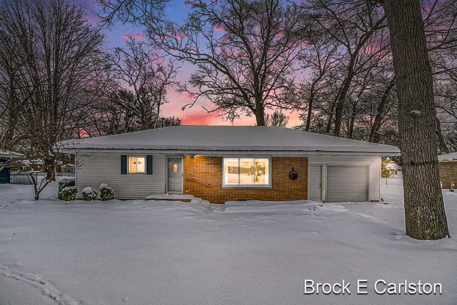 1901 Maryland Boulevard, Norton Shores, MI 49441 - Image #2