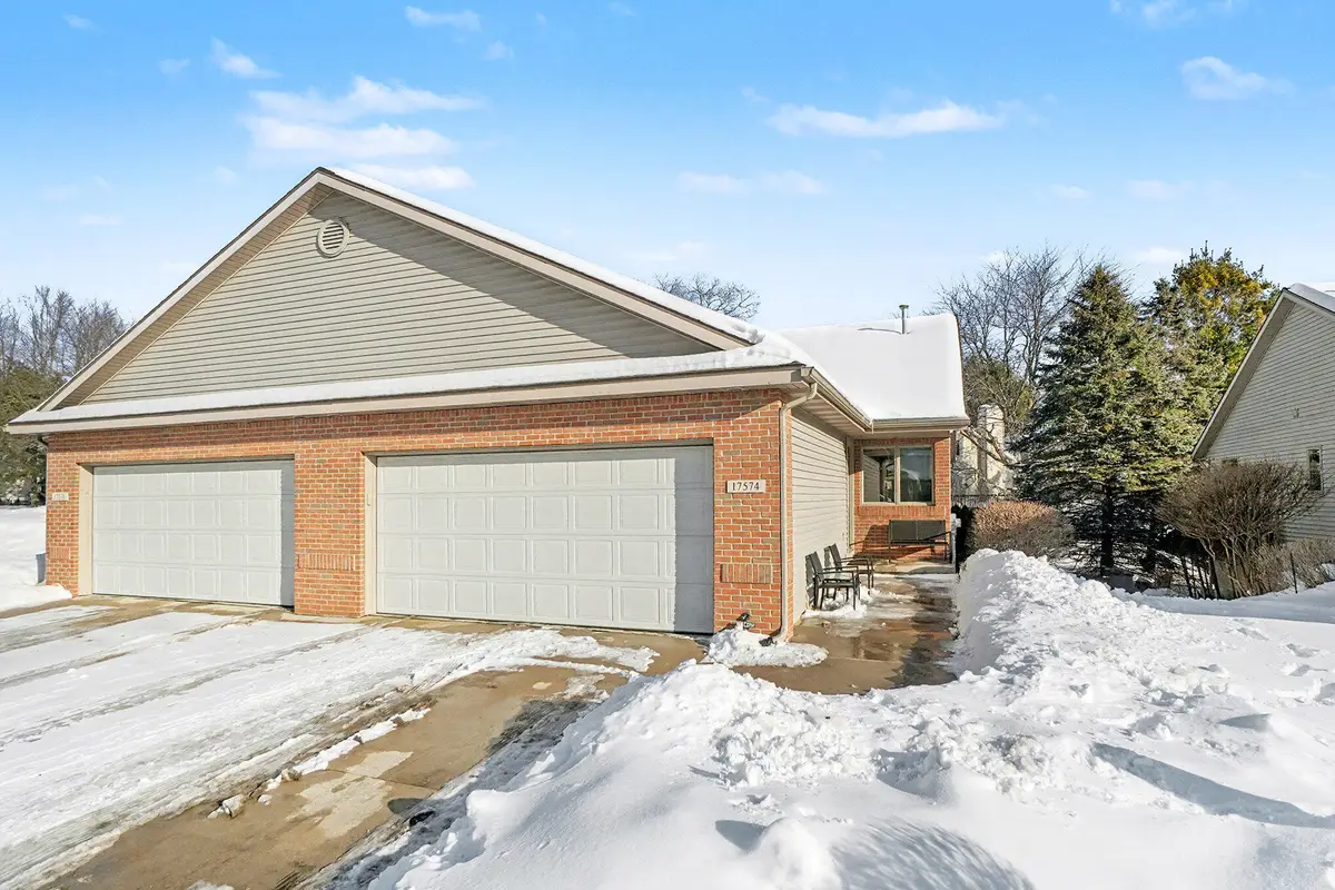 17574 Park Place Circle, Ferrysburg, MI 49456 - Image #1