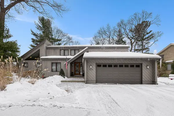 1559 Brookwood Drive, NortonShores, MI 49441