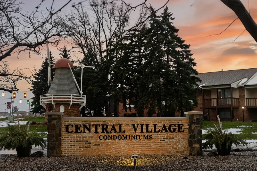 19 Old Mill Unit: 19, Holland, MI 49423 - Image #2