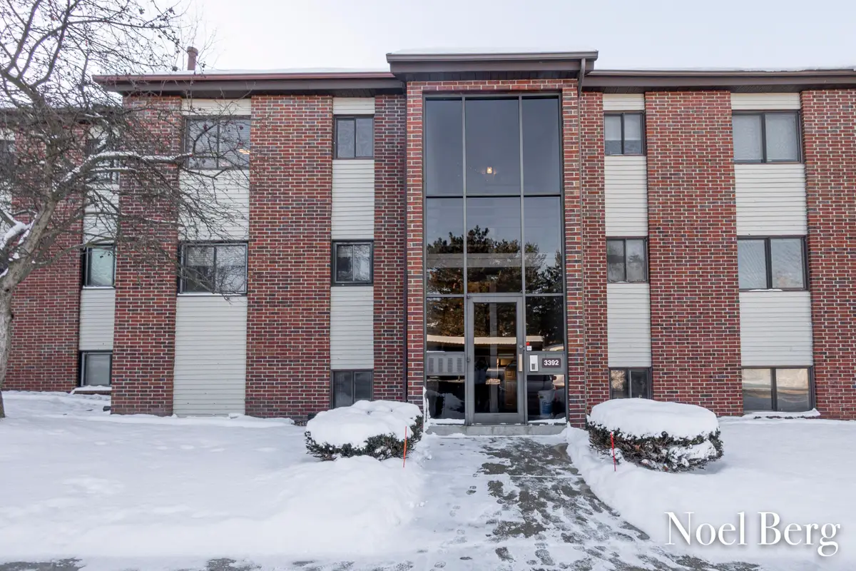 3392 Devonwood Hills NE Unit: E, Northview, MI 49525 - Image #1