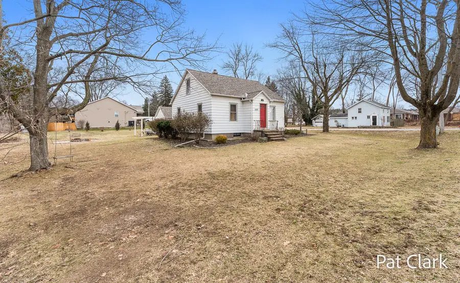 630 S Stewart Avenue, Fremont, MI 49412 - Image #3