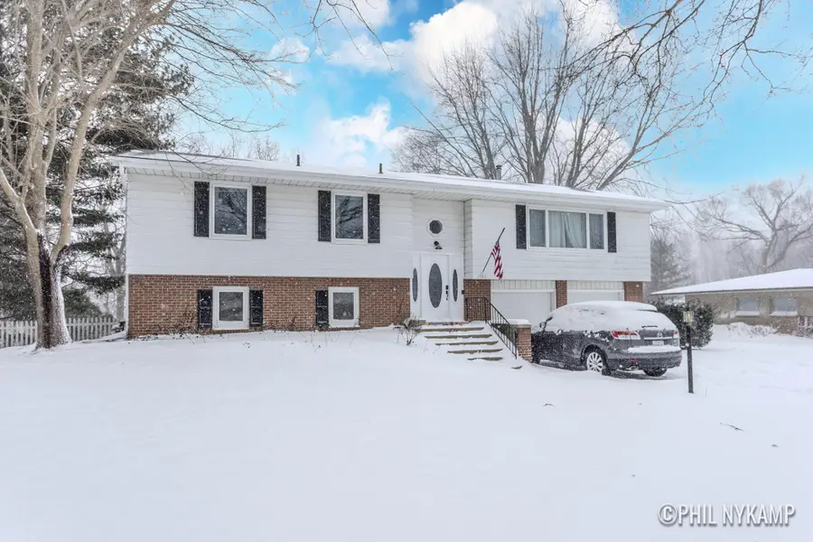 1640 Karen Court, Saint Joseph Charter Township, MI 49085 - Image #2