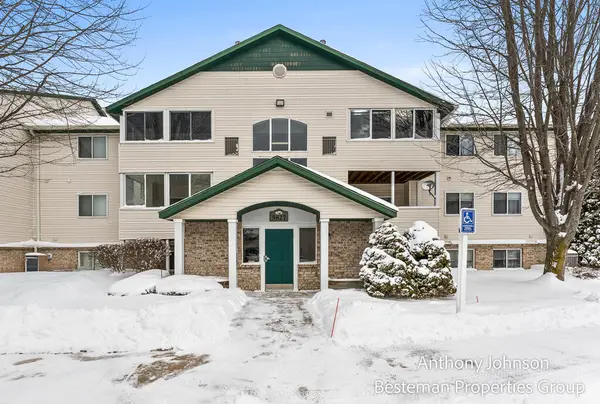 5827 Crosswinds Drive Building: 5827 Unit: 22, NortonShores, MI 49444