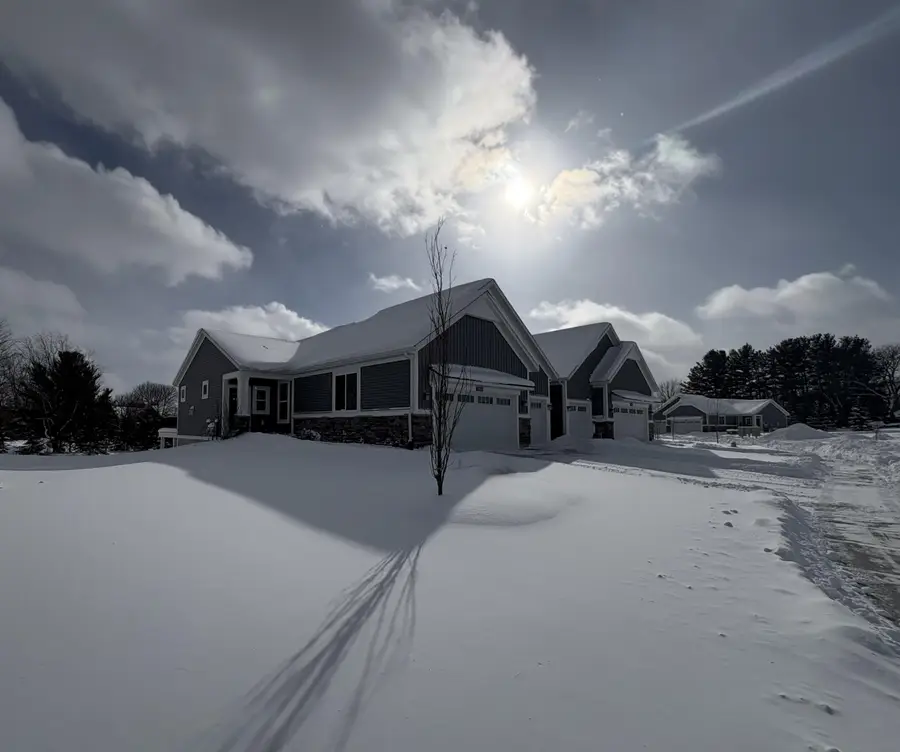 2553 Ravines Trail Drive SW, Byron Township, MI 49315 - Image #2