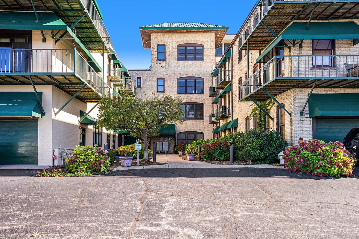 110 N Harbor Drive Unit: 304, Grand Haven, MI 49417 - #1