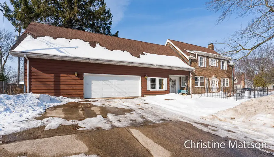 1045 W Dale Avenue, Muskegon, MI 49441 - #2