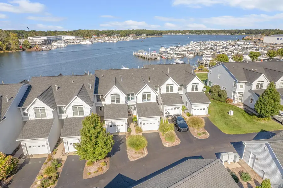 943 W Savidge Street Building: 0, Spring Lake, MI 49456 - #2