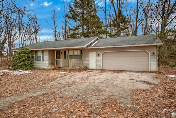 9324 Whitbeck Road, Montague, MI 49437