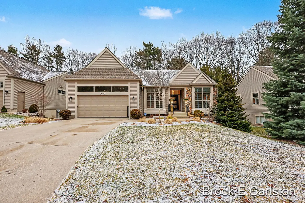 2062 W Glen Court, Norton Shores, MI 49441 - #1