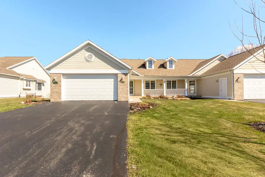 8905 N Clearwater Drive, Zeeland, MI 49464 - #2