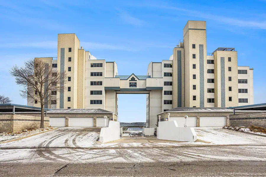 2964 Lakeshore Drive Unit: E403, Muskegon, MI 49441 - #2