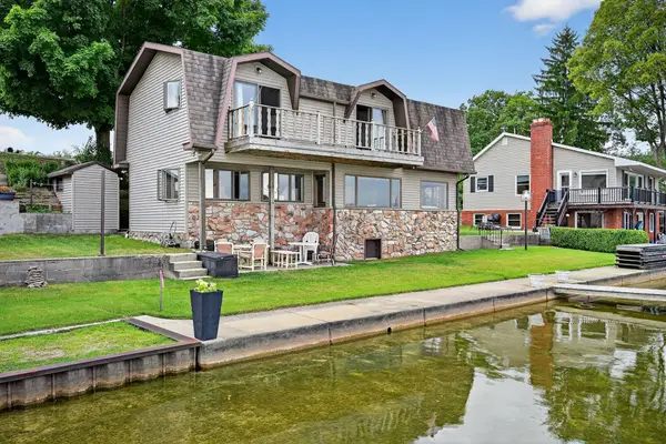 32680 South Street, Lawton, MI 49065