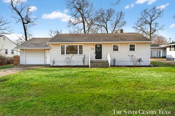 1703 Columbus Avenue, NortonShores, MI 49441