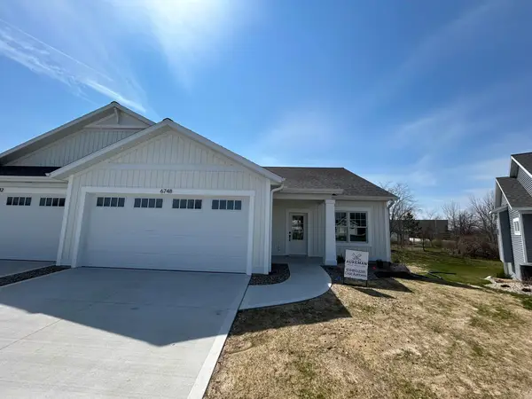 6748 Vriesland Crossing Building: 12 Unit: 20, Zeeland, MI 49464