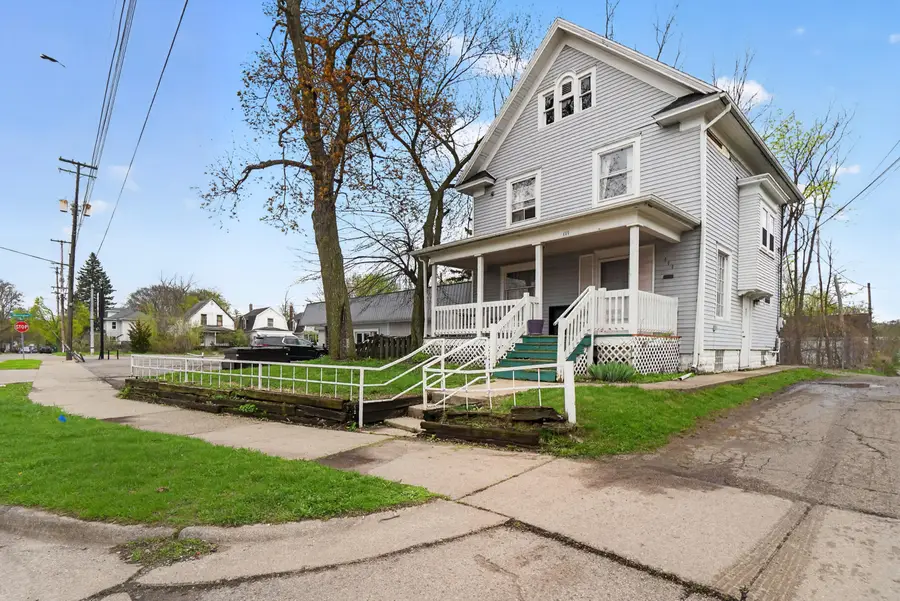 111 W Barnes Avenue, Lansing, MI 48910 - #3