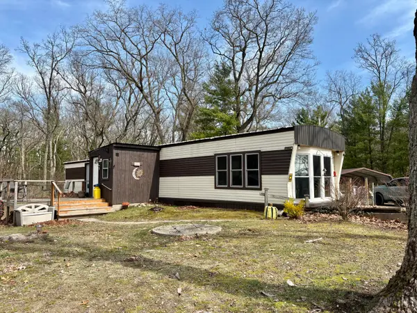 7920 E Lake Road, TwinLake, MI 49457