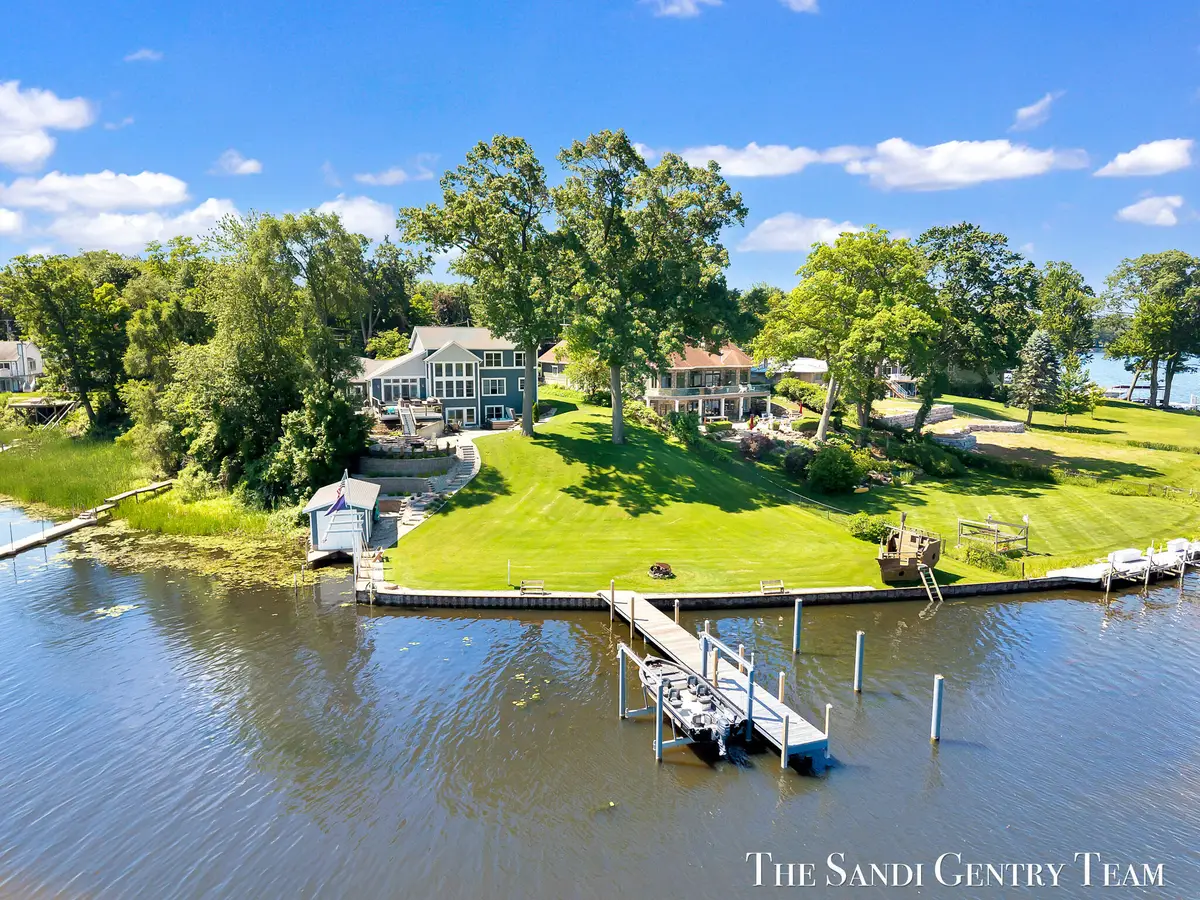 7 Circle Drive, Fruitport, MI 49415 - #1