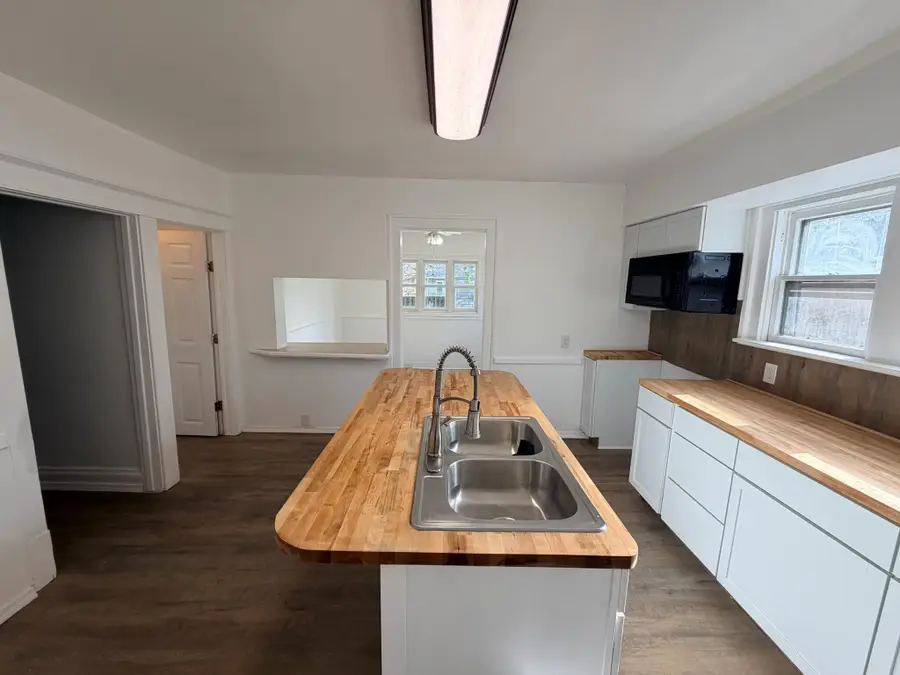 1045 E Forest Avenue, Muskegon, MI 49442 - #2