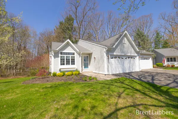 308 Winter Oaks Drive W, Holland, MI 49424