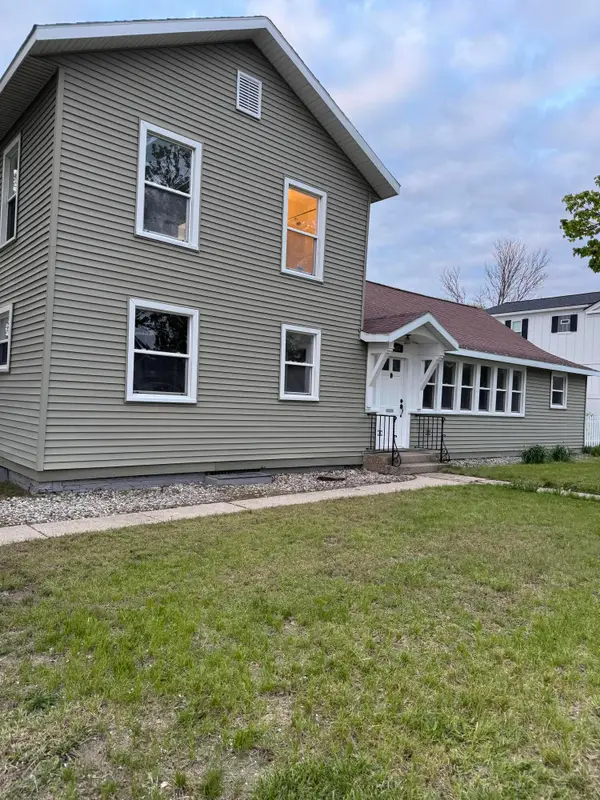 103 E Savidge Street, SpringLake, MI 49456