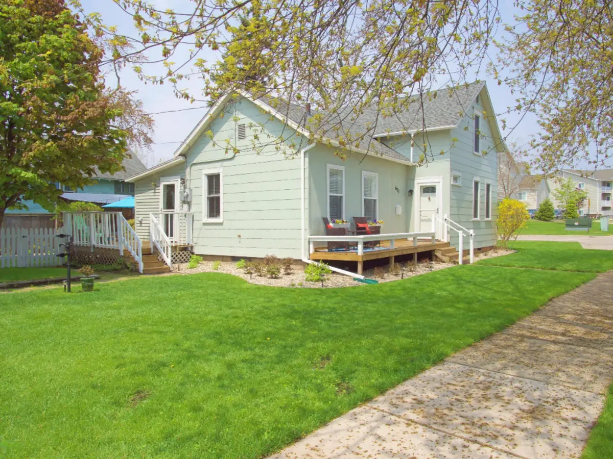 621 N 5th Street, Grand Haven, MI 49417 - #1