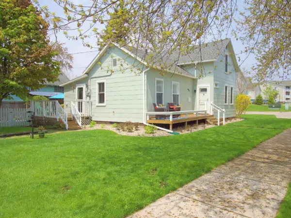621 N 5th Street, GrandHaven, MI 49417
