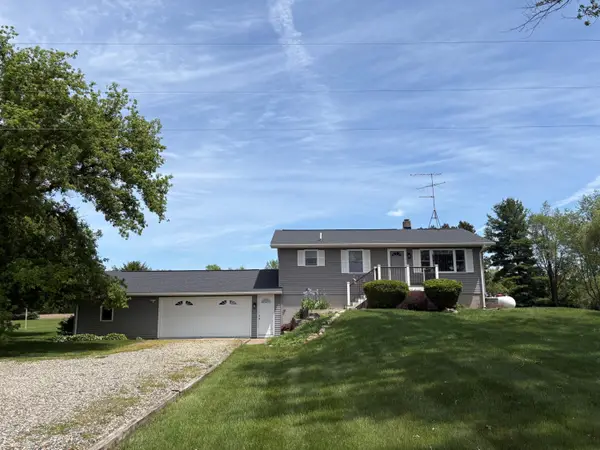 653 7th Street, Plainwell, MI 49080