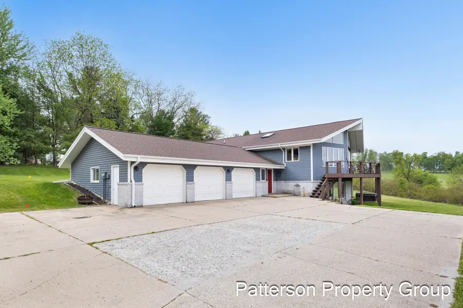 4154 S Sunset Drive, Fremont, MI 49412 - #2