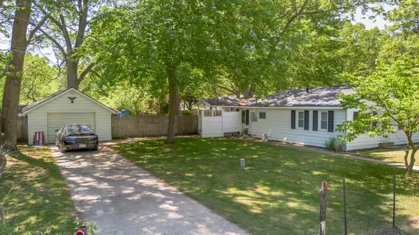 1341 E Summit Avenue, NortonShores, MI 49444