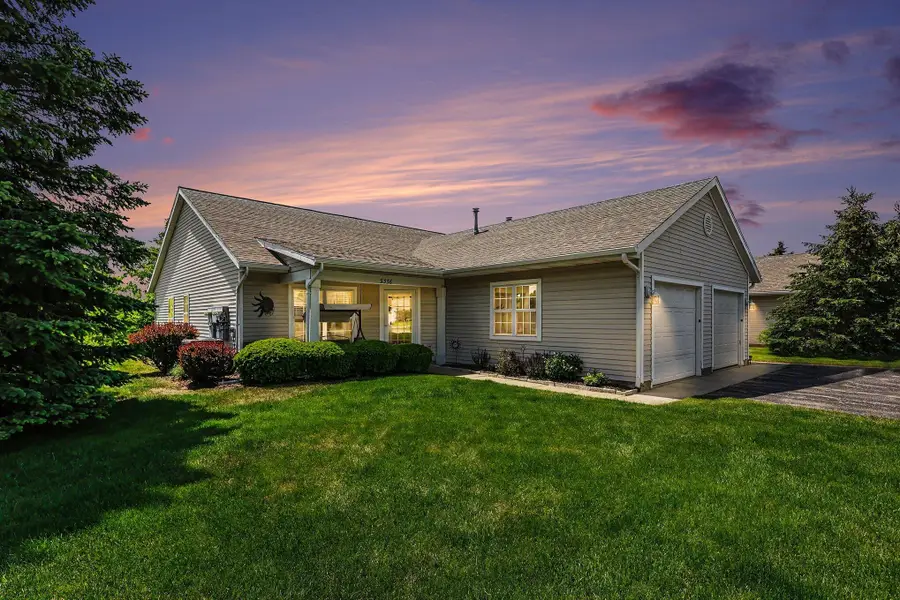 3336 Clear Vista Court NE Unit: 33, Grand Rapids, MI 49525 - #2