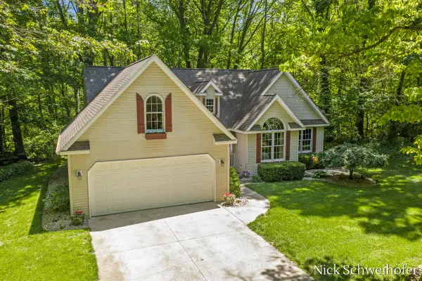 5932 Wilderness Trail, Hamilton, MI 49419