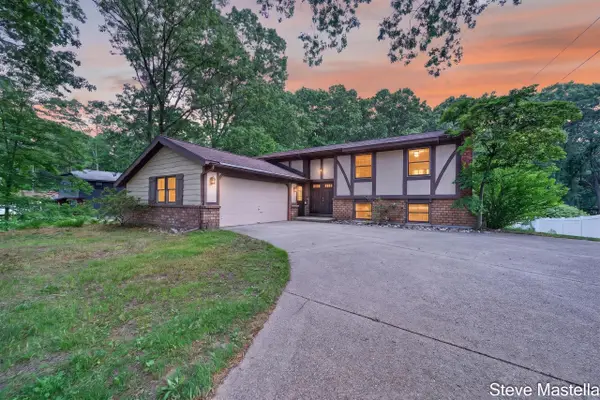 18746 N Fruitport Road, SpringLake, MI 49456