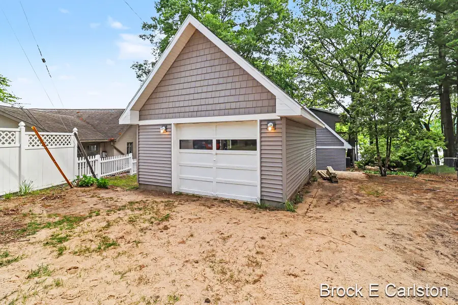 7880 W Lake Road, Holton, MI 49457 - #2