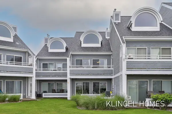 110 Millpoint Drive Building: Mil Unit: 10, SpringLake, MI 49456