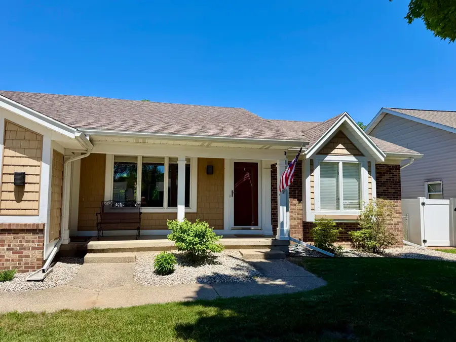 945 Pembroke Street SE, Kentwood, MI 49508 - #2