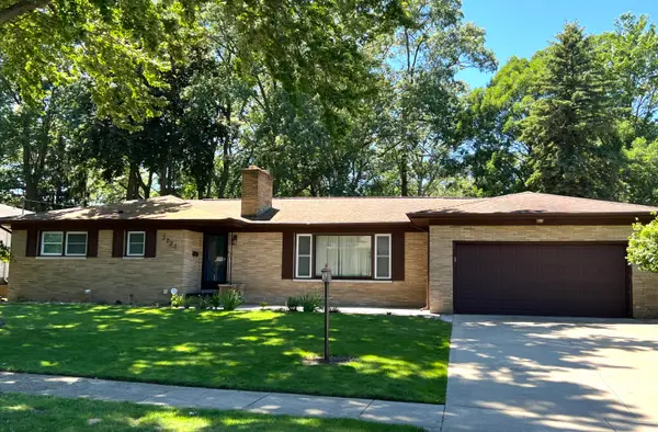 3031 Country Club Drive, Muskegon, MI 49441