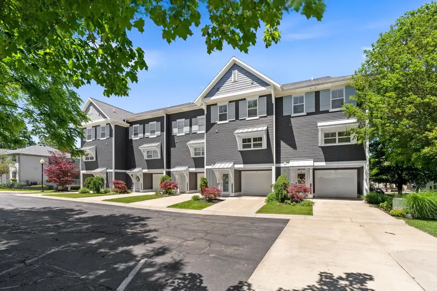 160 Keewatin Way Building: 9 Unit: D, Douglas, MI 49406 - #3