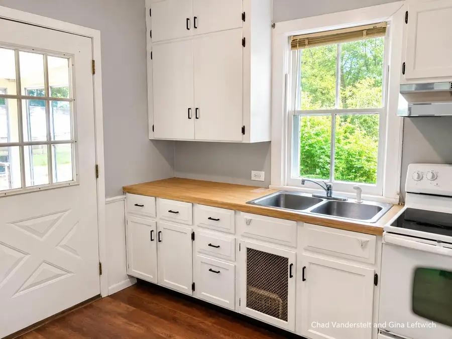 137 Park Avenue, Allegan, MI 49010 - #2