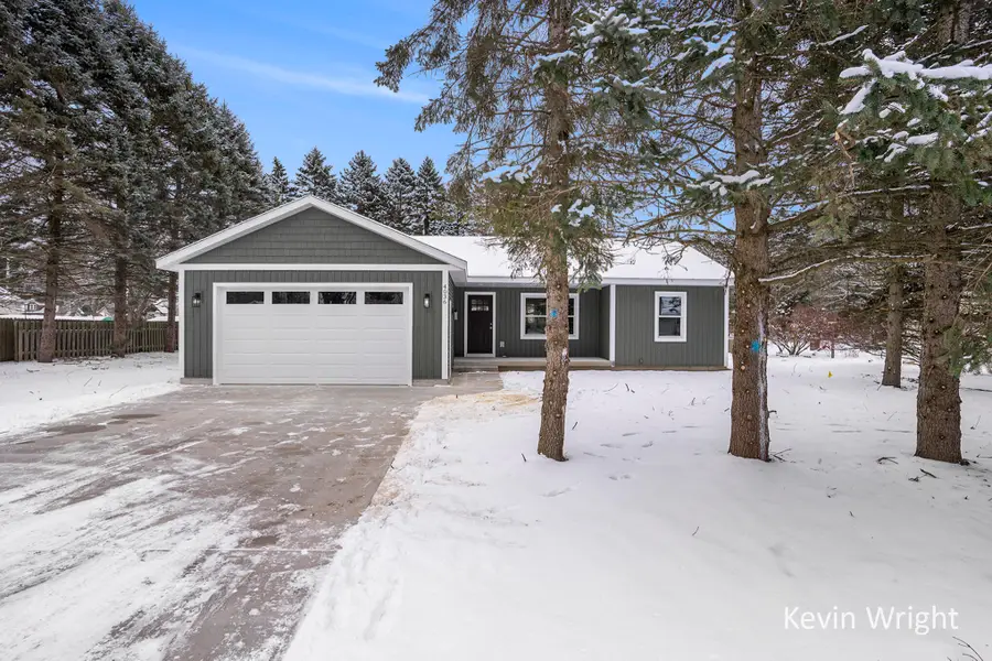 877 Amity Avenue, Muskegon, MI 49442 - #2