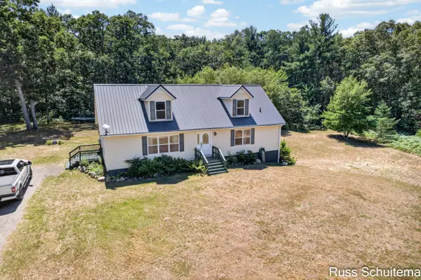 11508 Nichols Road, Holton, MI 49425