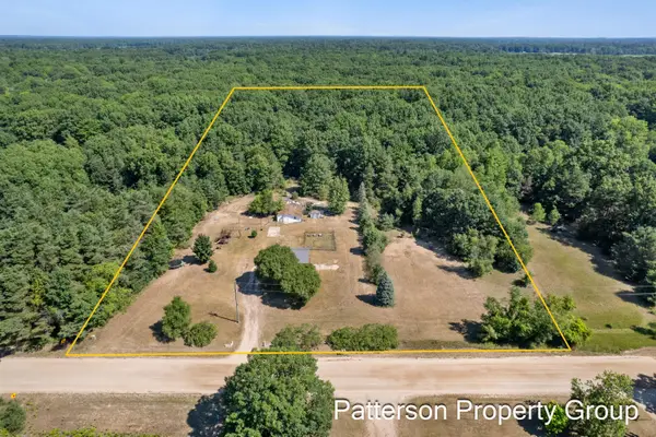 11322 Hall Road, Ravenna, MI 49451