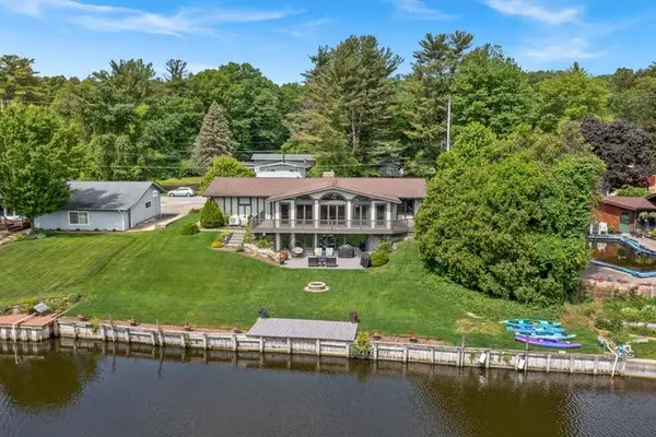 17882 Channel View Drive, SpringLake, MI 49456