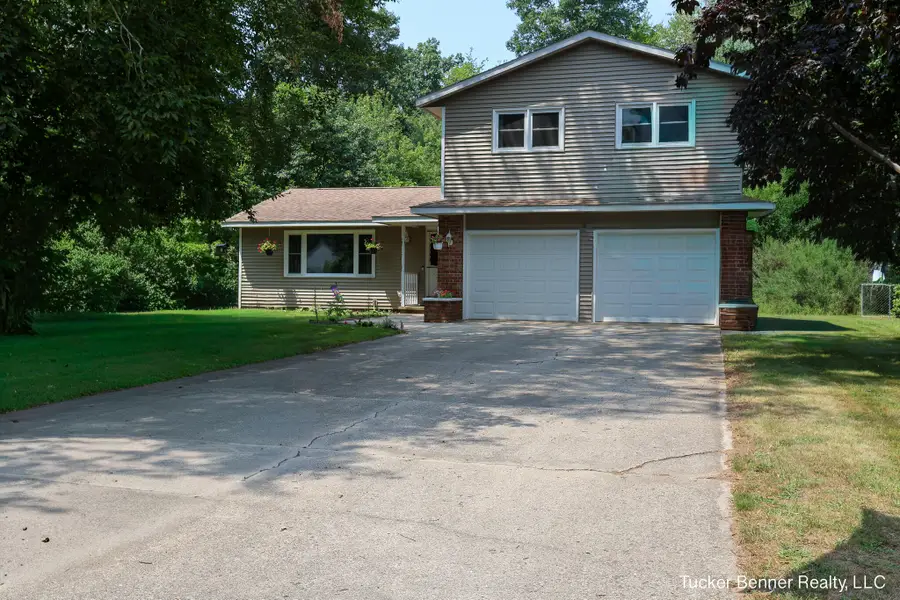 37 S Bear Lake Road, Muskegon, MI 49445 - #2