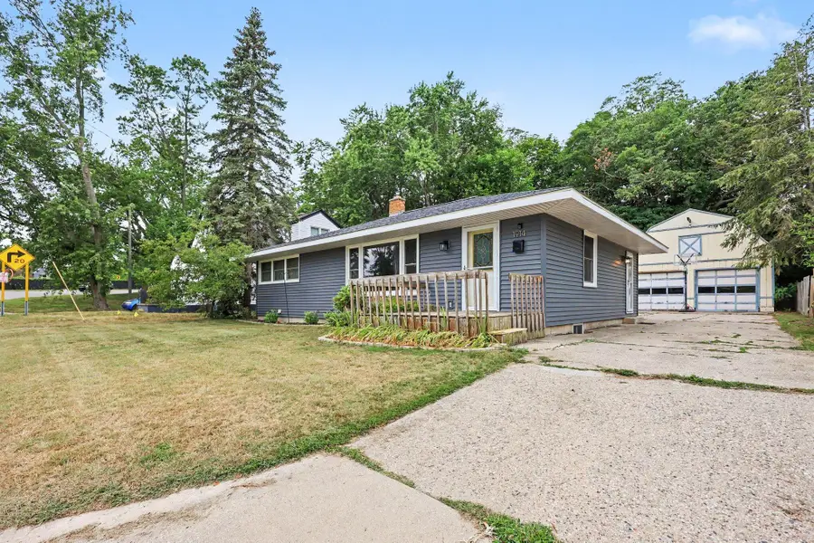 1914 Lake Avenue, Muskegon, MI 49445 - #3