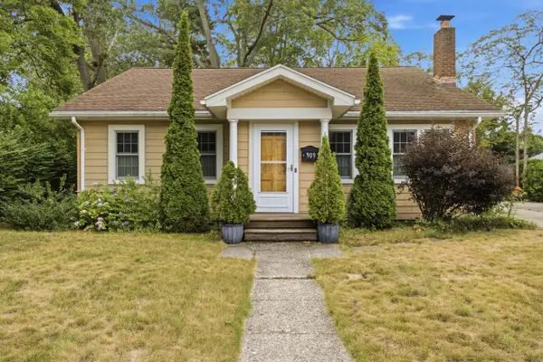 909 Moulton Avenue, Muskegon, MI 49445