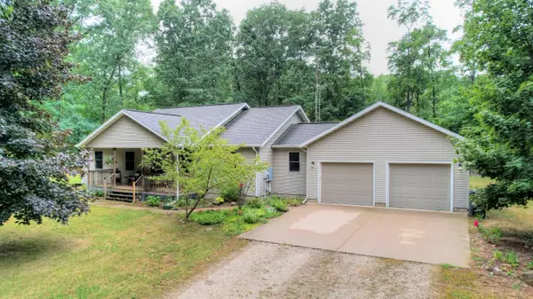 884 Nadeau Drive, Pullman, MI 49450