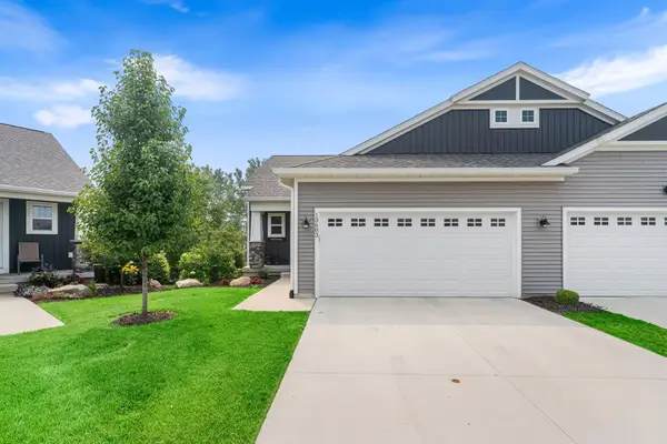 13683 Legends View Court Unit: 18, Holland, MI 49424