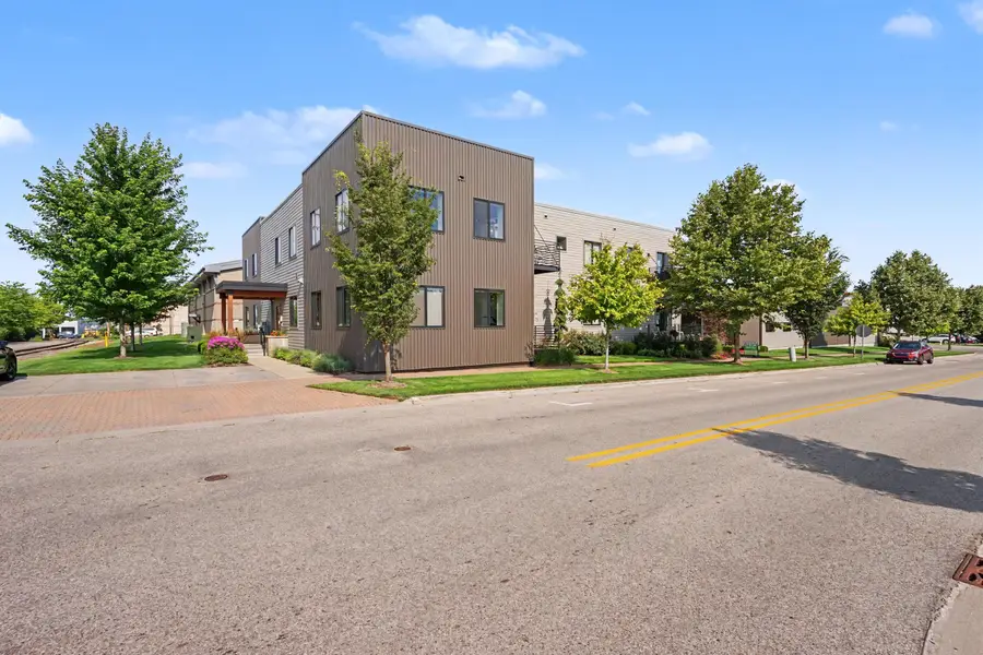 110 Central Avenue Unit: 106, Holland, MI 49423 - #3